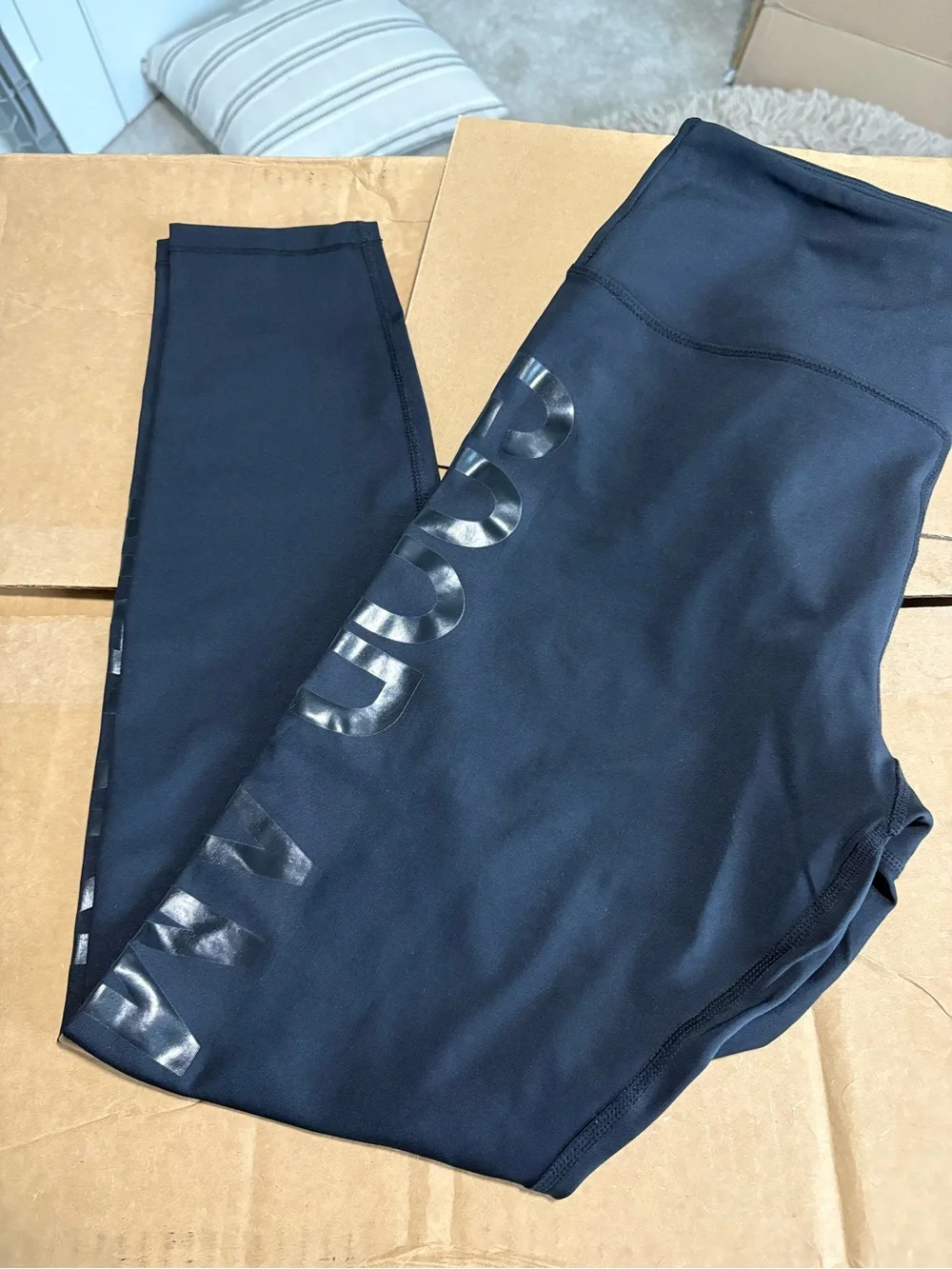 Good American Black Logo-Trim Active Leggings & Sports Bra
